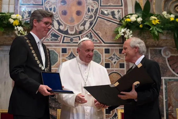Il Papa riceve il Premio Carlo Magno |  | L'Osservatore Romano