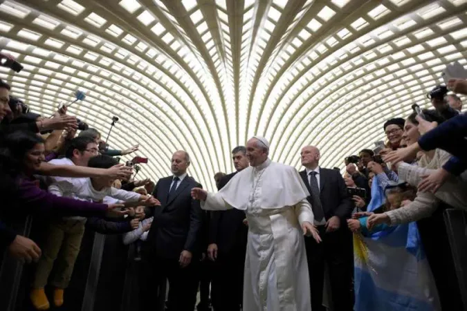 Papa Francesco durante un'Udienza in Aula Paolo VI |  | L'Osservatore Romano, ACI GROUP