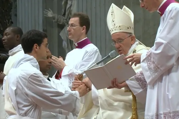 Papa Francesco ordina presbiteri 19 diaconi |  | CTV