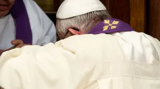 Papa Francesco: restituire alla confessione il posto che merita nella pastorale