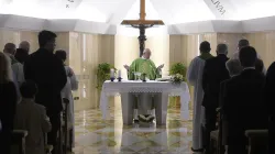 Papa Francesco durante una delle messe a Santa Marta  / L'Osservatore Romano / ACI Group
