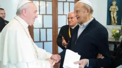 L'incontro di Papa Francesco con padre Ugo De Censi, durante il viaggio di Papa Francesco in Perù nel gennaio 2018 / Vatican Media / Chiesa di Milano