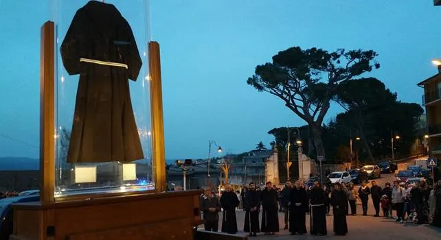 Abito stimmate Padre Pio |  | Rivista San Francesco