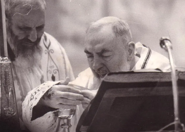 La Coroncina Al Sacro Cuore Di Gesu E San Pio Da Pietrelcina