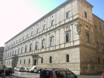 Il Palazzo della Cancelleria dove ha sede il tribunale della Signatura apostolica  |  | pd