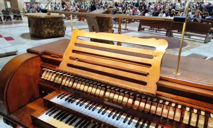 La tastiera dell' organo del Pantheon |  | Romasette