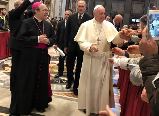 Papa Francesco, Felice Accrocca | Papa Francesco con l'arcivescovo di Benevento Felice Accrocca  | Diocesidibenevento.it