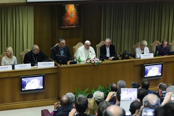 Il Papa parla ai sindaci che partecipano al seminario