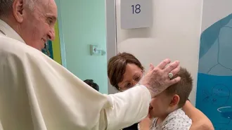 Il Vaticano sostiene la campagna vaccinale e chiede attenzione speciale ai bambini