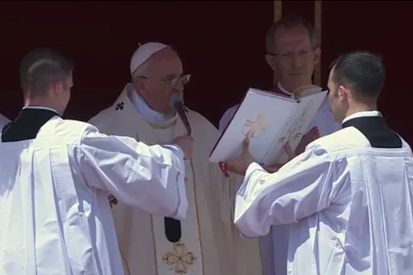 Il Papa prega il Regina Coeli / CTV