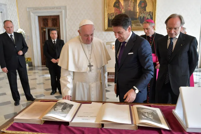 Il Papa con il Premier Conte |  | Vatican Media 
