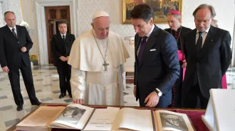 Papa Francesco riceve in udienza privata il premier italiano Conte