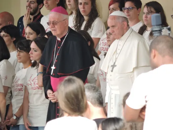 Monsignor Nosiglia accanto a Papa Francesco |  | Marco Mancini - Aci Stampa