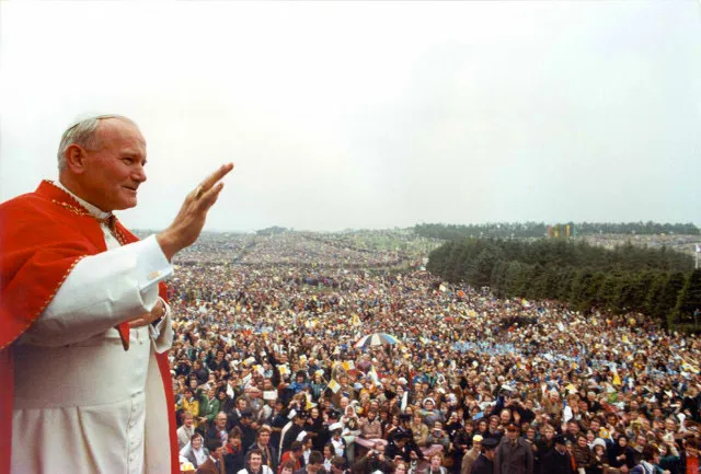 Giovanni Paolo II  nel suo primo viaggio in Polonia da Papa  |  | pd