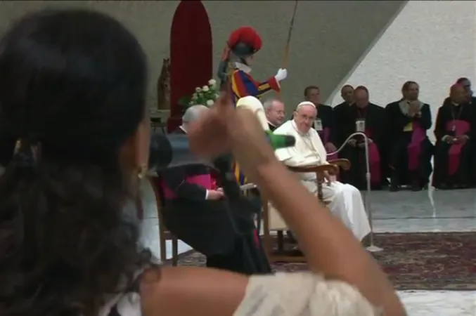 Il Papa incontra il popolo Gitano |  | CTV