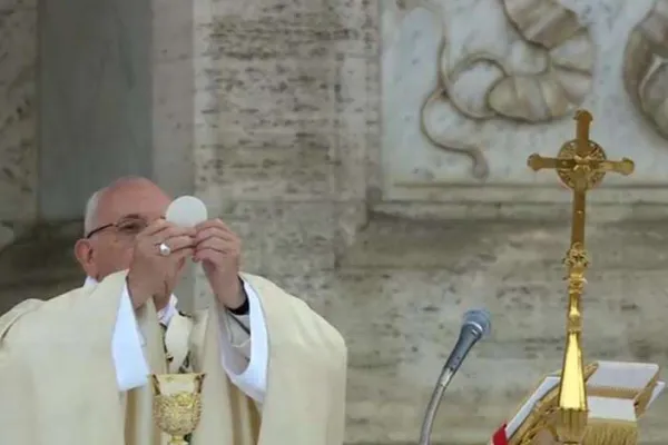 Papa Francesco durante una celebrazione / Vatican Media
