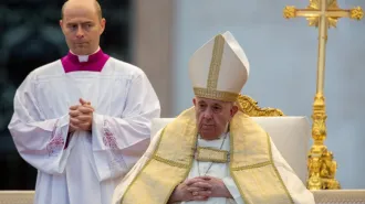 Papa Francesco: "Preghiamo per la pace nella martoriata Ucraina"