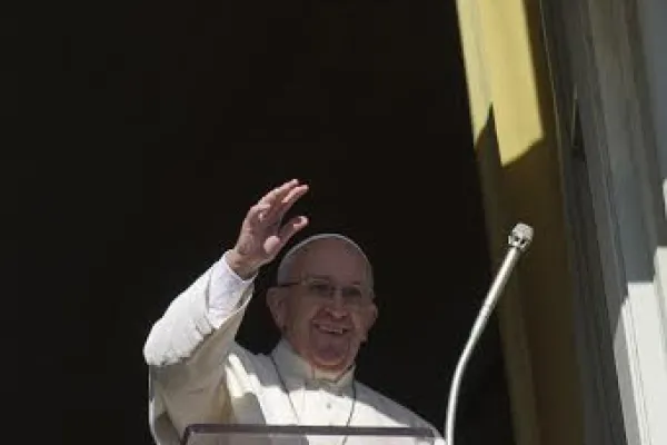 Papa Francesco durante un Angelus domenicale  / L'Osservatore Romano / ACI Group