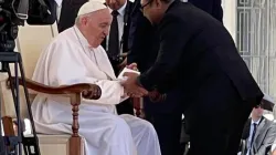Papa Francesco incontra il ministro per gli Affari Religiosi indonesiano Quoman / Vatican Media 