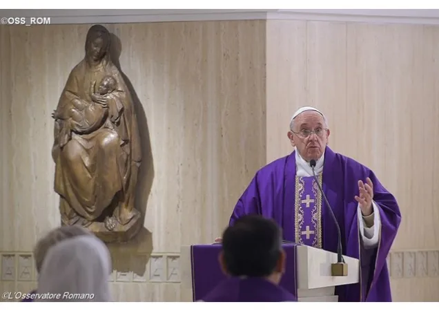 Papa Francesco celebra a Casa Santa Marta | Osservatore Romano