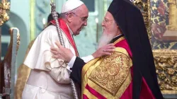 Papa Francesco e il Patriarca Bartolomeo al Fanar, durante il viaggio di Papa Francesco a Istanbul, 29-30 novembre 2014.  / L'Osservatore Romano / ACI Group