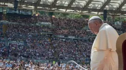 Papa Francesco partecipa ad una delle Convocazioni Nazionali di Rinnovamento nello Spirito, allo Stadio Olimpico a Roma / L'Osservatore Romano / ACI Group