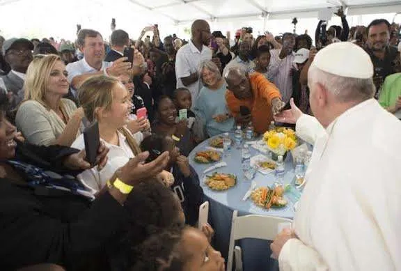 Papa Francesco pranza con i senzatetto di New York |  | OR/ ACI Group