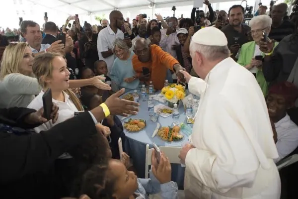 Papa Francesco a Washington, durante l'incontro con i senzatetto, settembre 2015 / L'Osservatore Romano / ACI Group