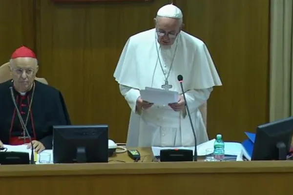 Papa Francesco prende la parola al Sinodo 2015 / CTV