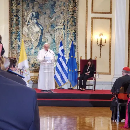 Papa Francesco in Grecia | Papa Francesco durante il discorso a Corpo Diplomatico e Autorità Civili in Grecia, Palazzo Presidenziale di Atene, 4 dicembre 2021 | Pool VAMP
