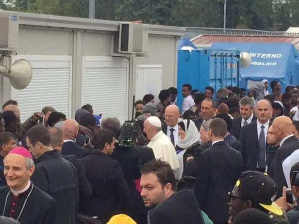 Il Papa saluta gli immigrati ospiti dell'Hub a Bologna |  | Marco Mancini / Aci Stampa 