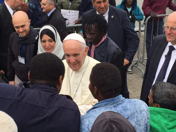 Il Papa saluta gli immigrati ospiti dell'Hub a Bologna |  | Marco Mancini / Aci Stampa 