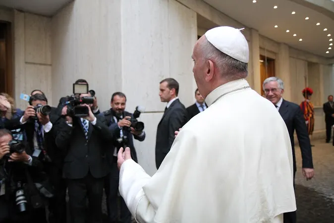 Il Papa saluta la stampa |  | 