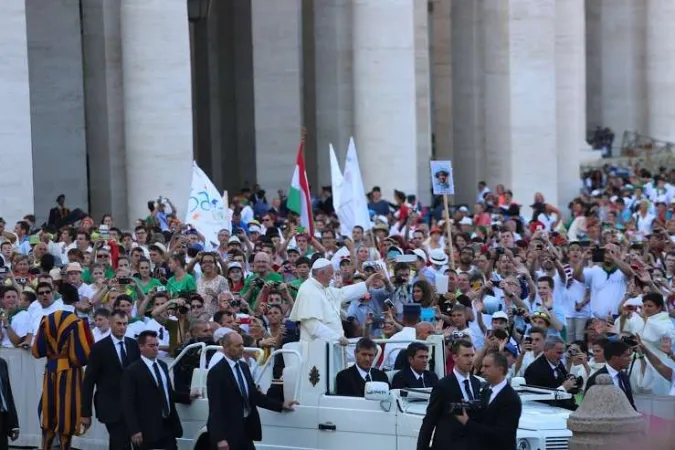 Papa Francesco e i ministranti | Papa Francesco durante l'incontro con i ministranti del 2015  | Bohumil Petrik / ACI Group