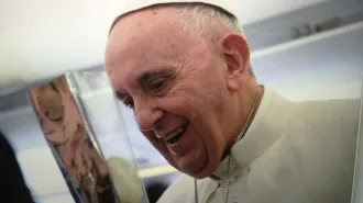 Genova attende Papa Francesco: granite al mate e diciassettemila fiori freschi