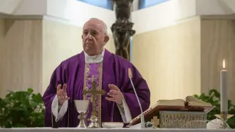 Papa Francesco prega per gli operatori sanitari morti a causa del coronavirus
