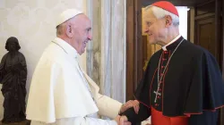 Papa Francesco saluta il Cardinale Donald Wuerl / Vatican Media