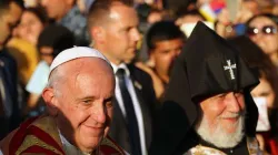 Papa Francesco e il Catholicos Karekin II durante il viaggio di Papa Francesco in Armenia, 25 giugno 2016 / Edward Pentin / ACI Group
