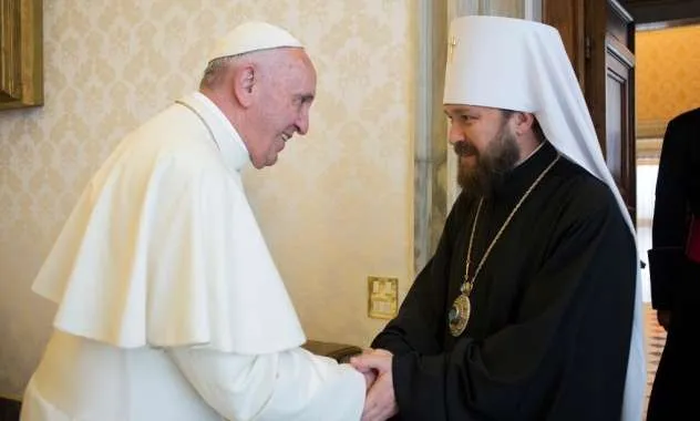 Uno dei recenti incontri privati tra Papa Francesco e il metropolita Hilarion | Vatican Media / ACI Group