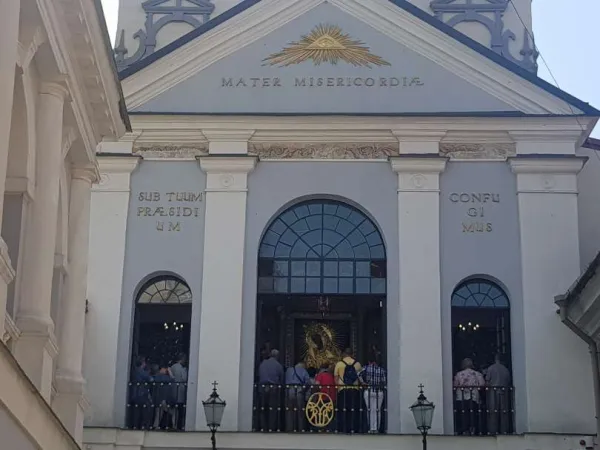 Porta dell'Aurora, Vilnius | La Porta dell'Aurora a Vilnius, dove Papa Francesco visiterà l'icona di Maria Madre della Misericordia durante il viaggio nel Baltico | Andrea Gagliarducci / ACI Stampa