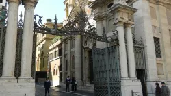 Porta Sant'Anna, uno degli ingressi del Vaticano / tds