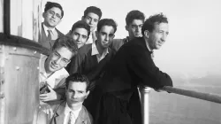 Giussani e i suoi studenti nel 1956 in una storica gita a Portofino / @Fraterntià CL