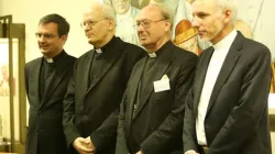 Il Cardinal Petr Erdo, presidente della CCEE, e gli altri partecipanti alla Conferenza stampa conclusiva del Comitato Congiunto di CCEE - KEK  / Daniel Ibañez / ACI Group