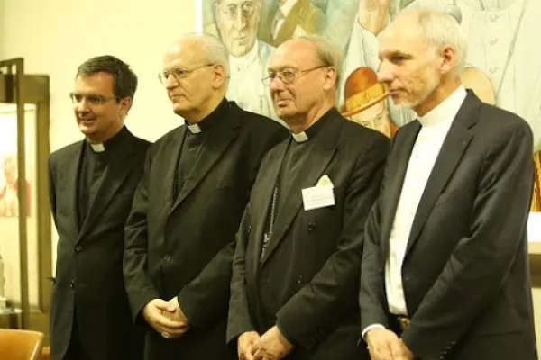 Il Cardinal Petr Erdo, presidente della CCEE, e gli altri partecipanti alla Conferenza stampa conclusiva del Comitato Congiunto di CCEE - KEK  / Daniel Ibañez / ACI Group