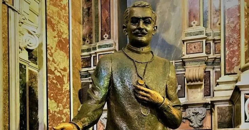 La statua di San Giuseppe Moscati | La statua di San Giuseppe Moscati | Wikicommons