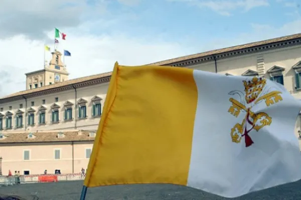La bandiera vaticana sventola sul Quirinale / PD