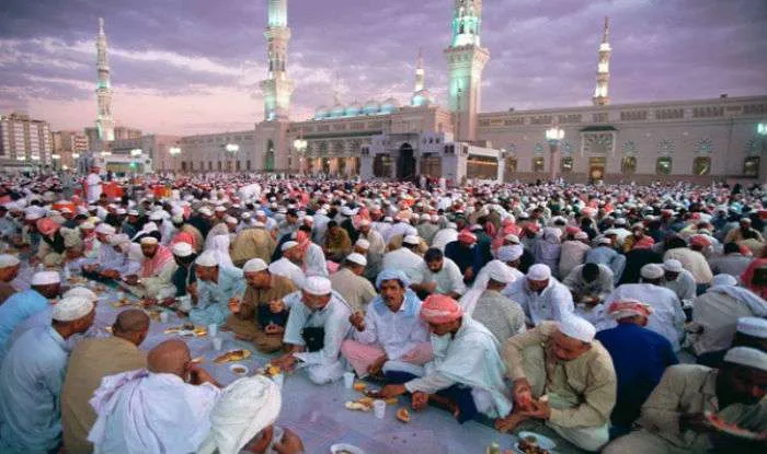 Ramadam | Credenti musulmani in preghiera | PD