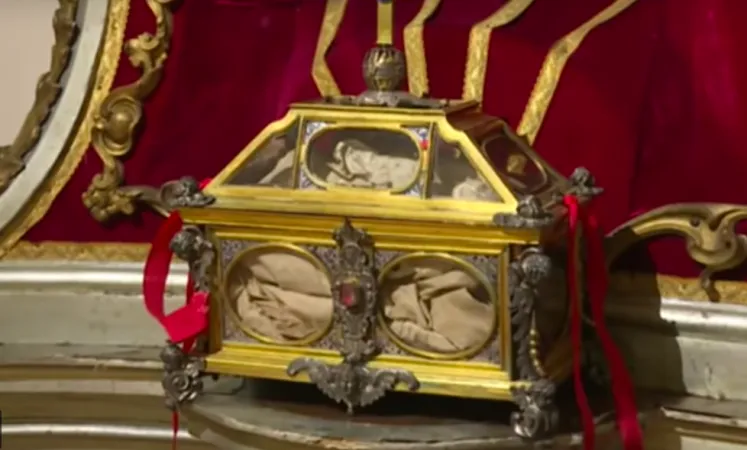 Il reliquiario che contiene la tunica insanguinata di San Thomas Becket, custodito nella Basilica di Santa Maria Maggiore | Tv2000
