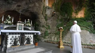 Papa Francesco, il rosario per sconfiggere la pandemia, Lourdes nel cuore dei Pontefici