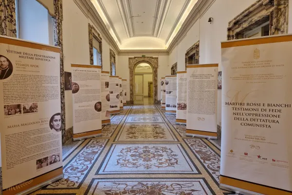 La mostra dedicata ai martiri bianchi e rossi di Ungheria / Ambasciata di Ungheria presso la Santa Sede